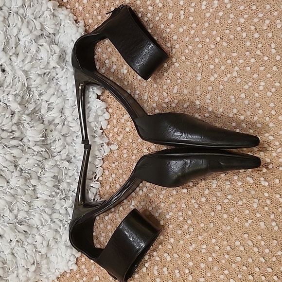 Colin Stuart heels - Picture 6 of 16